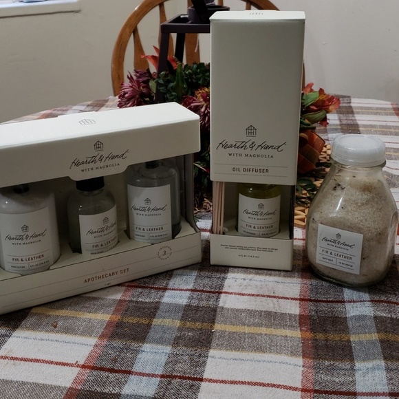 Magnolia Accessories - Hearth and Hand bath set